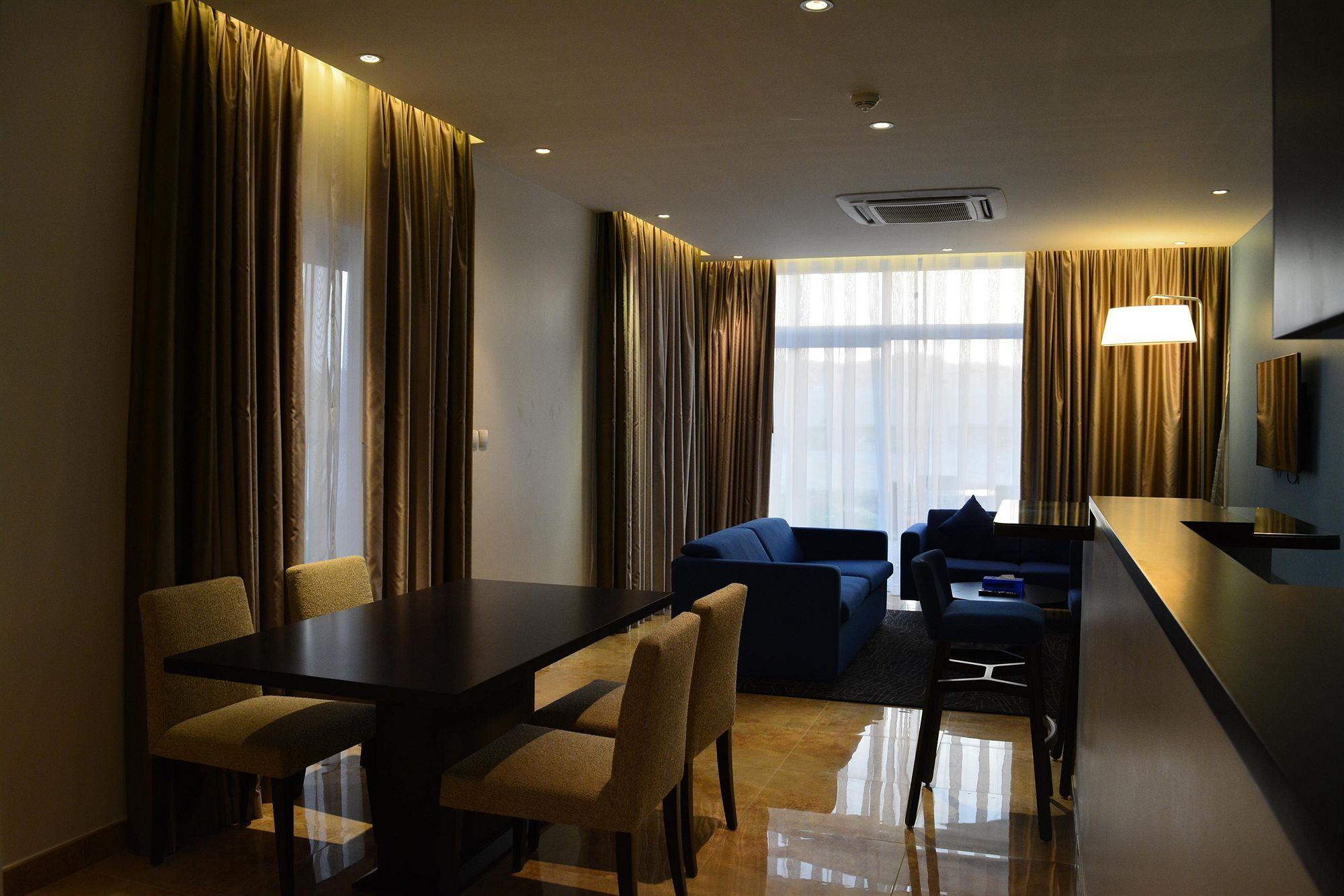 Park By Radisson And 4* Duqm