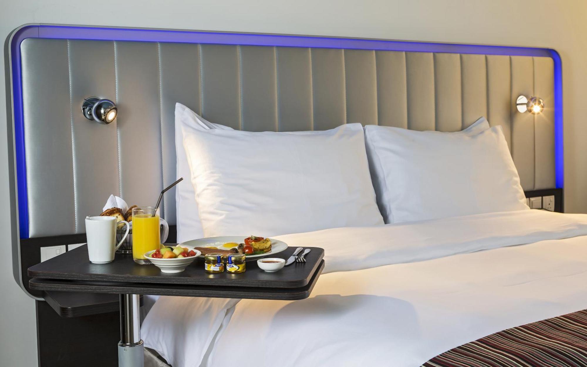 Отель Park By Radisson And 4*